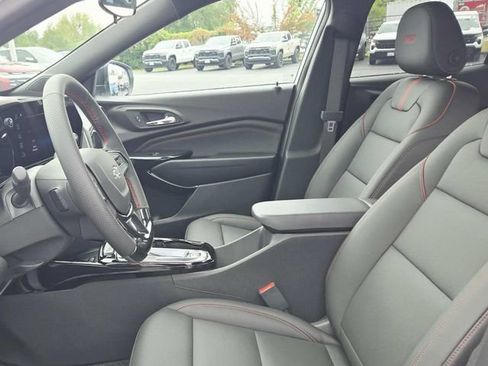 New 2026 Chevrolet Trax RS w/ Sunroof Package FWD image 9