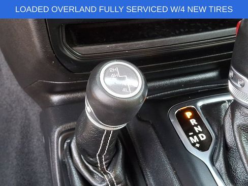 Used 2022 Jeep Gladiator Overland w/ Popular Equipment Package AWD/4WD image 25