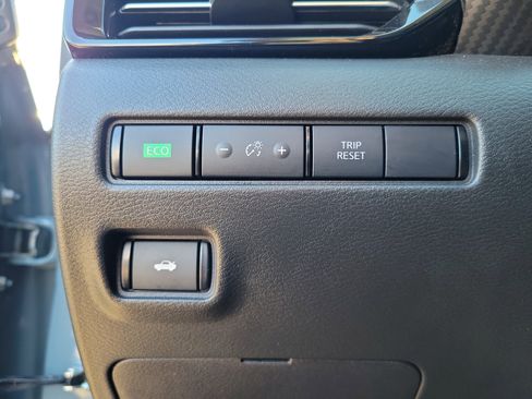 Certified 2024 Nissan Sentra SR image 23