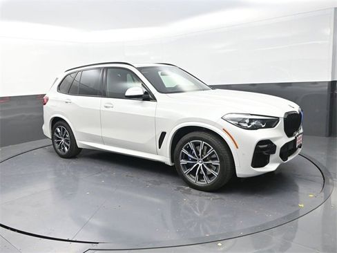 Used 2022 BMW X5 xDrive40i w/ M Sport Package image 9