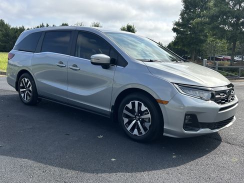 Used 2025 Honda Odyssey EX-L image 2