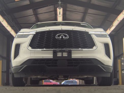 Used 2023 INFINITI QX60 Luxe w/ Vision Package image 5