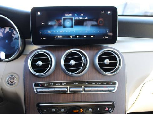 Used 2022 Mercedes-Benz GLC 300 image 24