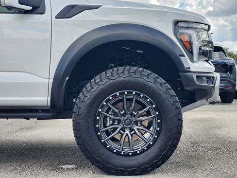 Used 2025 Ford F150 Raptor AWD/4WD image 9