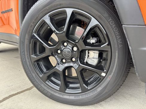 New 2026 Jeep Compass Latitude AWD/4WD image 9