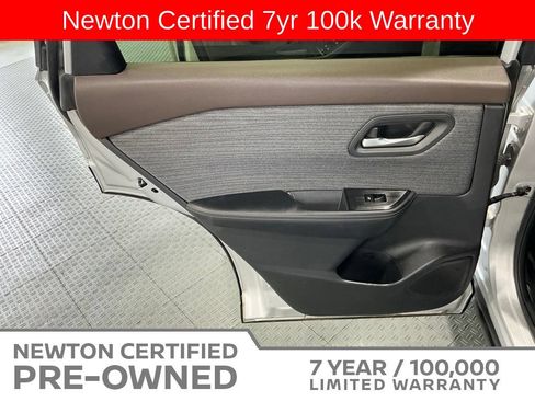 Used 2023 Nissan Rogue SV FWD image 35