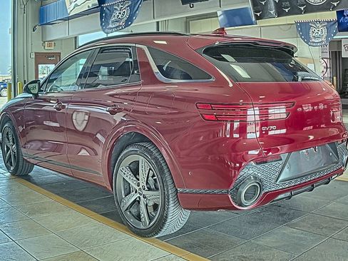 Used 2022 Genesis GV70 3.5T Sport w/ Sport Prestige Package AWD/4WD image 3
