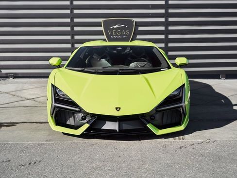 Used 2025 Lamborghini Revuelto Base image 15