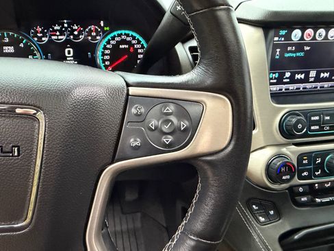 Used 2020 GMC Yukon Denali w/ Denali Premium Package image 15