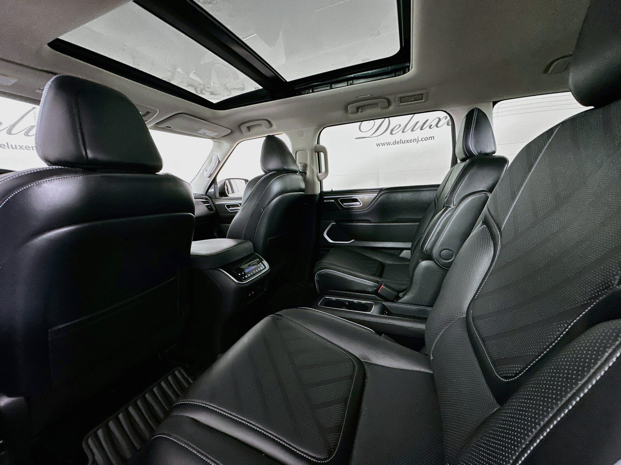 Used 2025 INFINITI QX80 Luxe AWD/4WD image 24