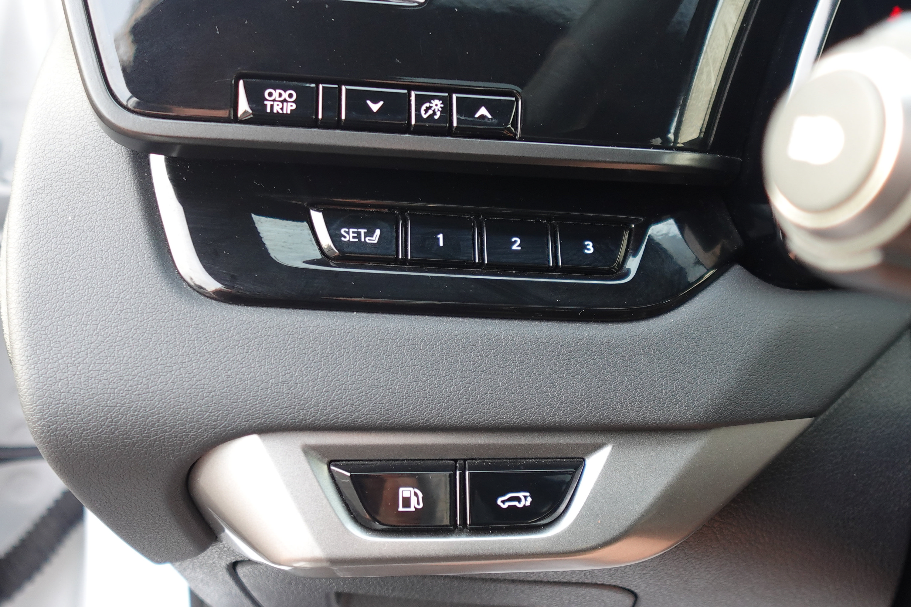 Used 2023 Lexus RX 350 F Sport w/ Cold Area Package AWD/4WD image 30