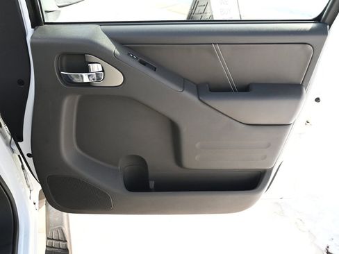 Used 2019 Nissan Frontier PRO-4X image 40