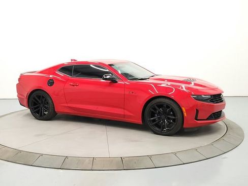 Used 2020 Chevrolet Camaro LT w/ Black Appearance Package RWD image 8