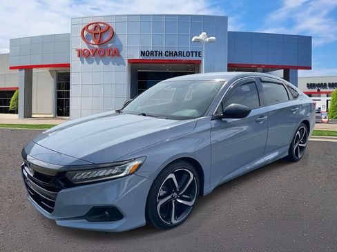 Used 2022 Honda Accord Sport image 4
