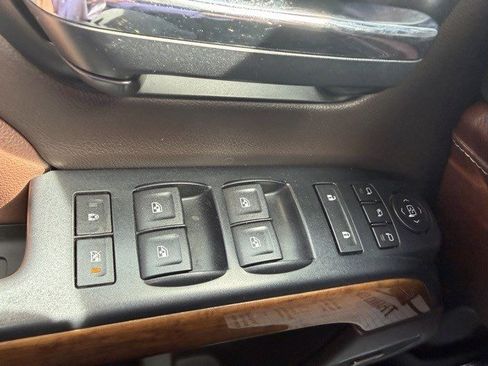 Used 2014 Chevrolet Silverado 1500 High Country w/ High Country Premium Package image 29