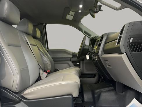 Used 2017 Ford F250 XL w/ Power Equipment Group AWD/4WD image 19