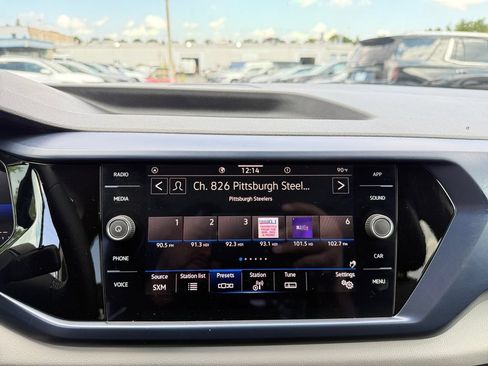 Used 2023 Volkswagen Taos SE FWD image 17
