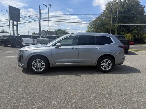 Used 2025 Cadillac XT6 Luxury w/ LPO, Floor Liner Package AWD/4WD image 6