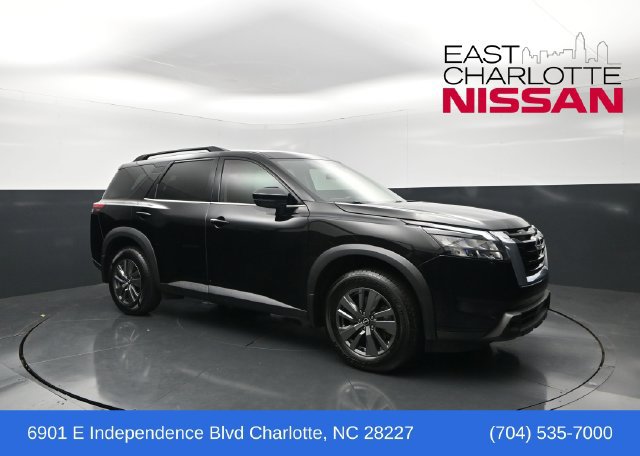 Used 2024 Nissan Pathfinder SV FWD image 1
