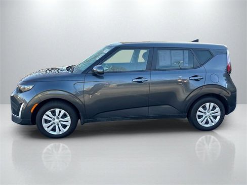 Certified 2024 Kia Soul LX image 4