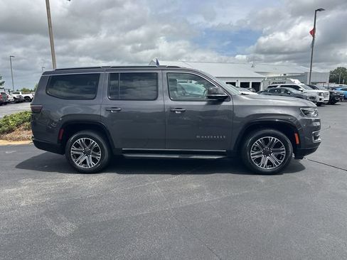 Used 2024 Jeep Wagoneer Series II w/ Flexible Seating Group AWD/4WD image 4