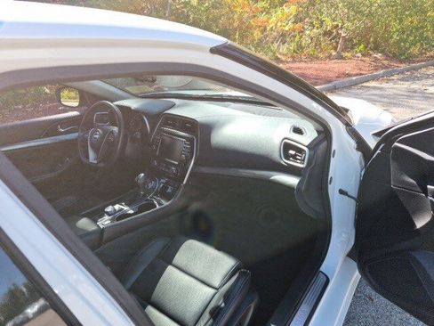 Used 2023 Nissan Maxima SV w/ Floor Mat Group image 11