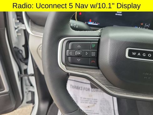 Certified 2022 Jeep Wagoneer Series III w/ Flexible Seating Group AWD/4WD image 11