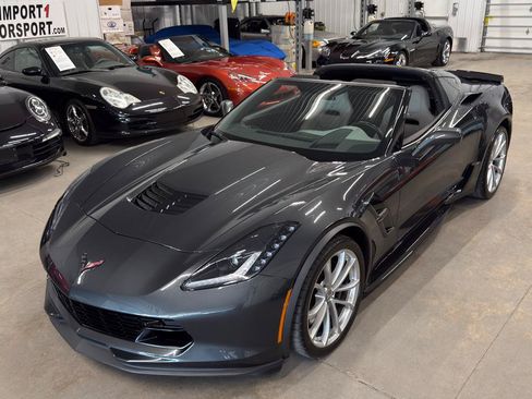 Used 2019 Chevrolet Corvette Grand Sport RWD image 3