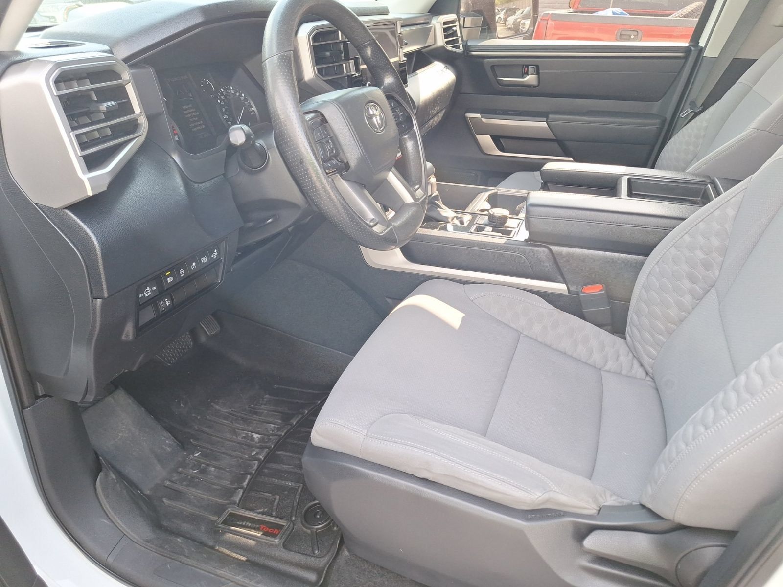 Used 2022 Toyota Tundra SR5 w/ SR5 Convenience Package AWD/4WD image 16