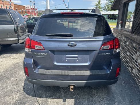 Used 2014 Subaru Outback 2.5i Premium AWD/4WD image 3