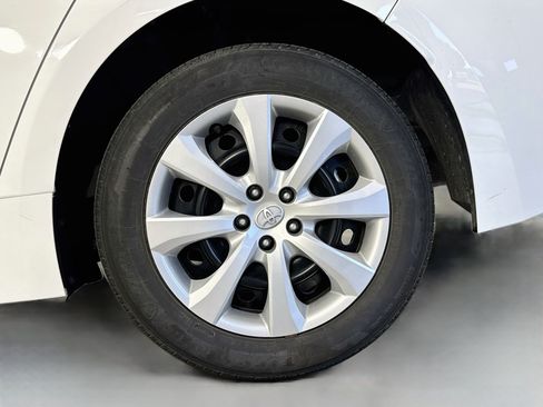 Certified 2025 Toyota Corolla LE FWD image 30