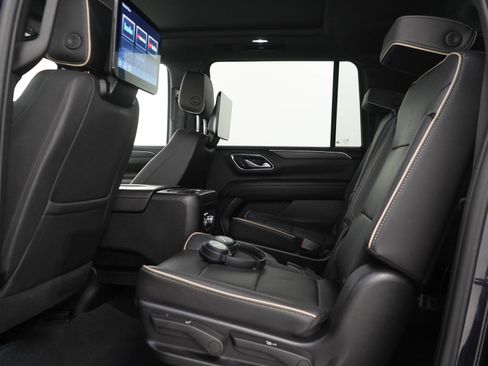 Used 2023 GMC Yukon XL SLT w/ SLT Premium Package AWD/4WD image 20