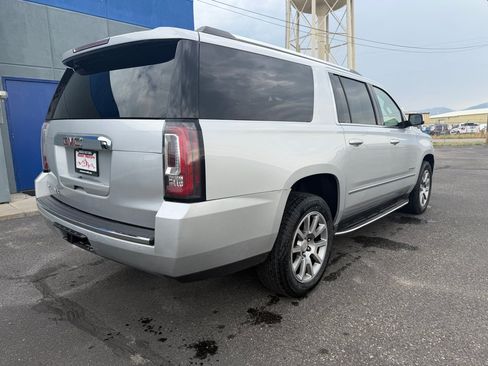 Used 2020 GMC Yukon XL Denali AWD/4WD image 4