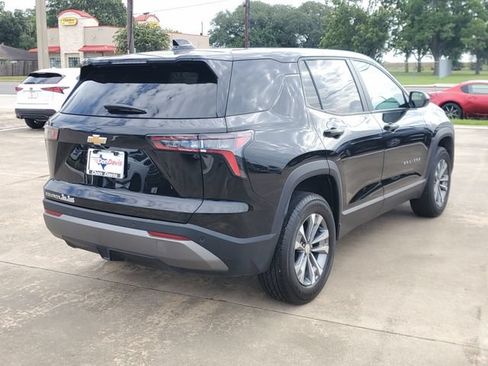Used 2026 Chevrolet Equinox LT FWD image 3