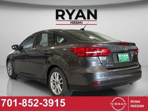 Used 2017 Ford Focus SE w/ Cold Weather Package image 15