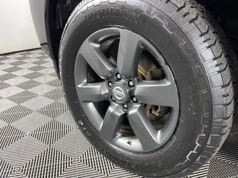 Used 2015 Nissan Titan SV w/ SV Value Truck Package image 9