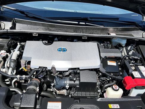 Used 2021 Toyota Prius Prime XLE w/ Carpet Mat Package (TMS) FWD image 32