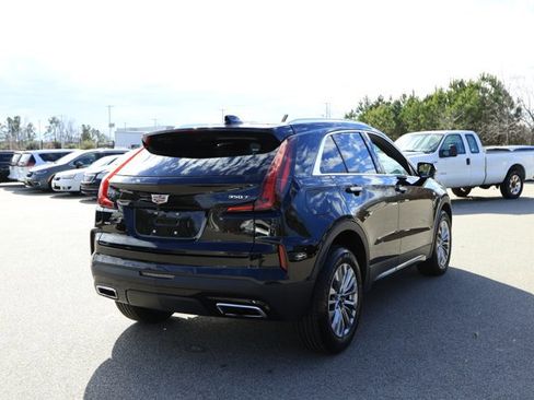 Used 2024 Cadillac XT4 Premium Luxury image 6