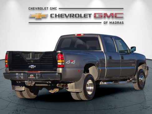 Used 2006 Chevrolet Silverado 3500 W/T w/ Skid Plate Package image 3