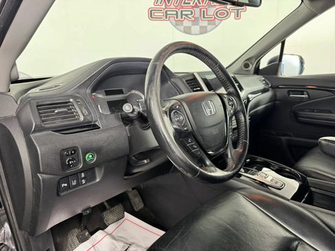 Used 2018 Honda Pilot Touring image 10