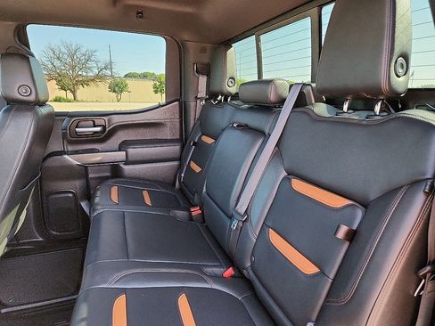 Used 2021 GMC Sierra 1500 AT4 w/ AT4 Premium Package AWD/4WD image 5