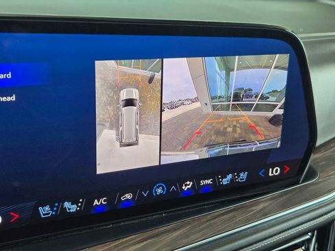 Used 2025 Chevrolet Suburban Premier RWD image 35