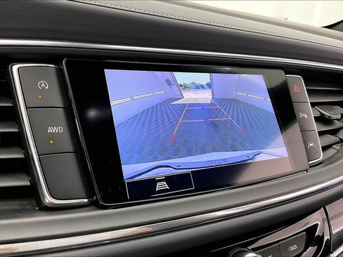 Used 2024 Buick Enclave Essence w/ Experience Buick Package AWD/4WD image 21