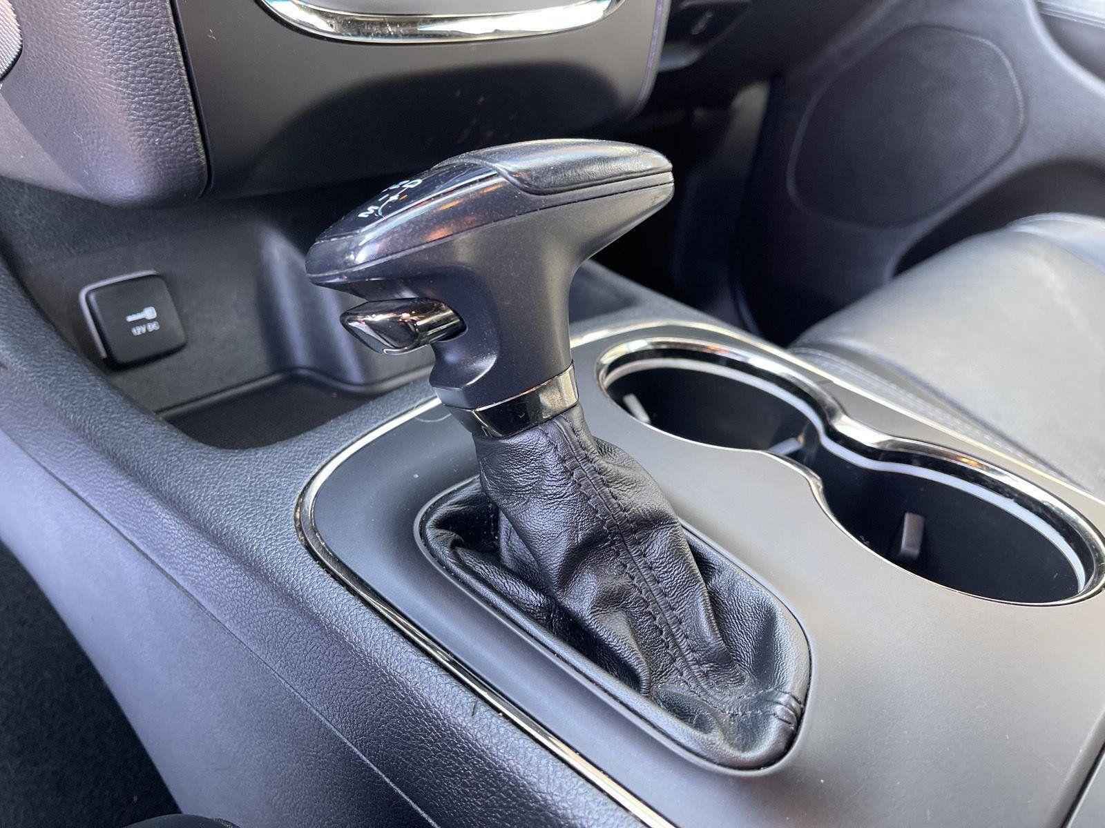 Used 2020 Dodge Durango R/T w/ Blacktop Package AWD/4WD image 29