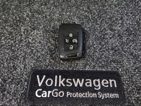 Used 2024 Volkswagen Taos SE FWD image 97