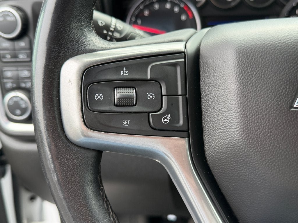 Used 2022 Chevrolet Silverado 1500 RST w/ Redline Edition AWD/4WD image 16