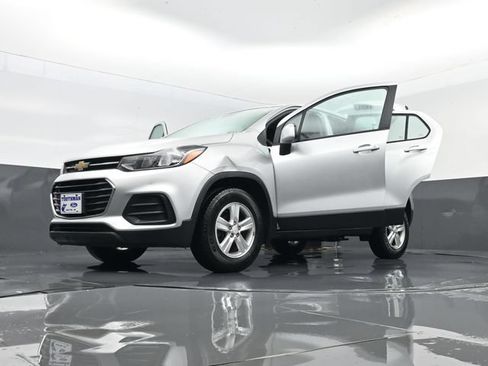 Used 2017 Chevrolet Trax LS AWD/4WD image 31