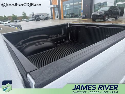 Used 2026 RAM 1500 Laramie AWD/4WD image 8