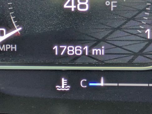 Used 2024 GMC Yukon Denali w/ Advanced Technology Package image 33