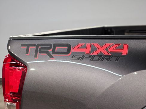 Used 2017 Toyota Tacoma TRD Sport w/ Tow Package (A/T) AWD/4WD image 37